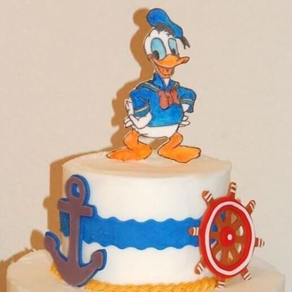 Picture of Donald Duck Cake