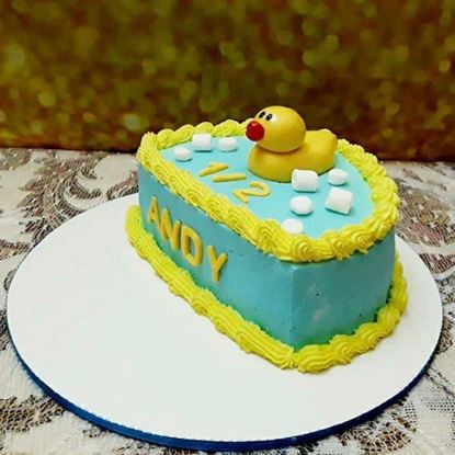 Picture of Cute Duck Half Cake